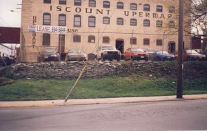 The first leased quarters were in this building