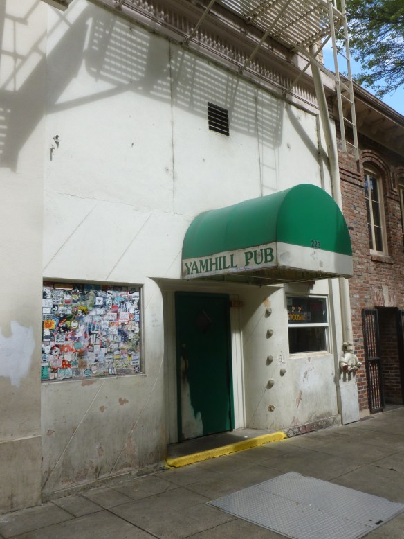 the Yamhill Pub - Dive or Grunge - or is there a difference?