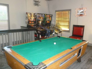 Spacious game room upstairs....