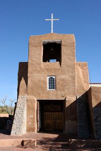 Wikimedia Commons (https://commons.wikimedia.org/wiki/File:San_Miguel_Chapel.jpg) Licensed under the Creative Commons Attribution 2.0 Generic license. Autor: Shiny Things - 15 October 2009